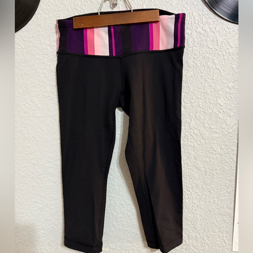 Mid calf Lulu leggings